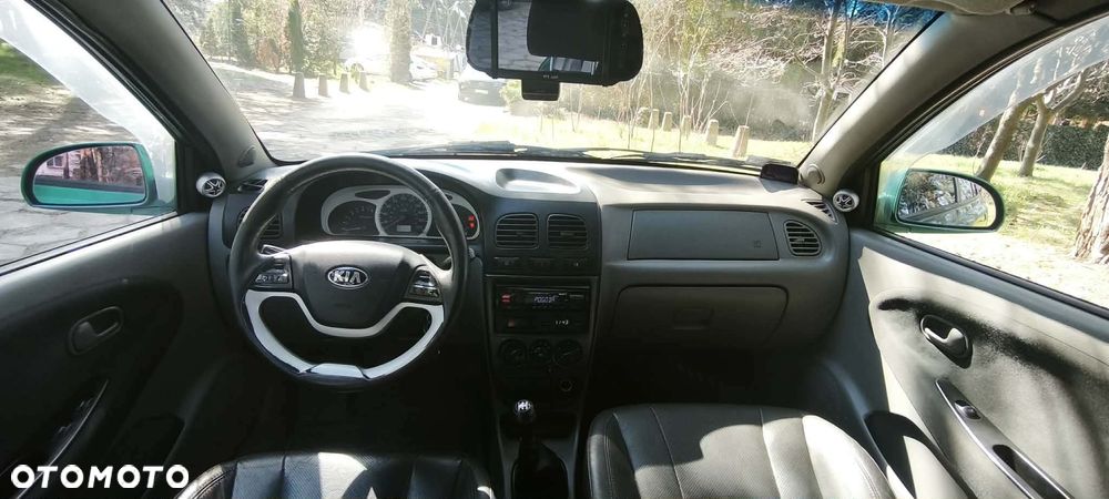 Kia Rio 1.3 LS - 12