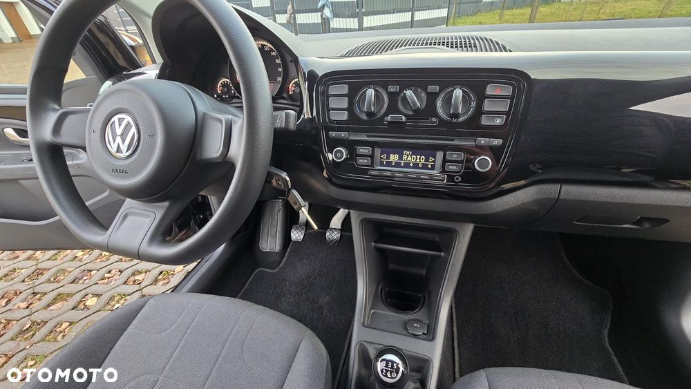 Volkswagen up! move - 19