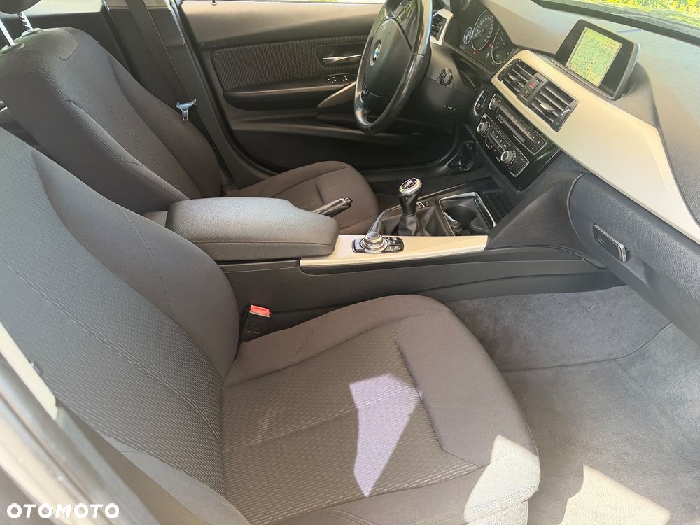BMW Seria 3 316d Luxury Line EU6 - 13