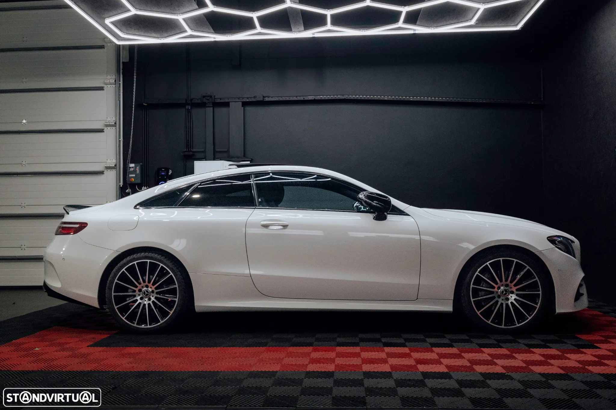 Mercedes-Benz E 220 d Coupe 9G-TRONIC Night Edition - 2