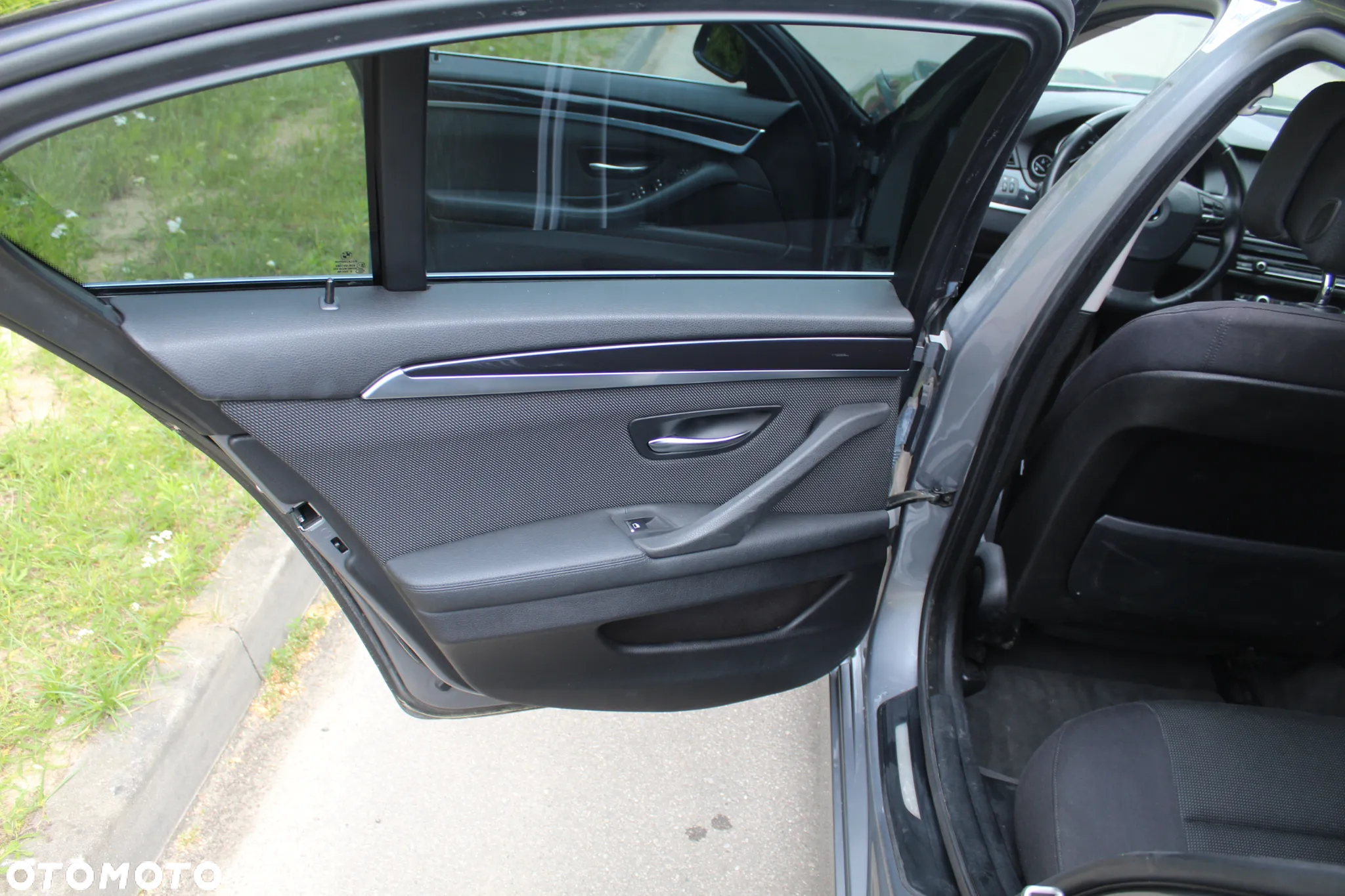 BMW Seria 5 523i - 14