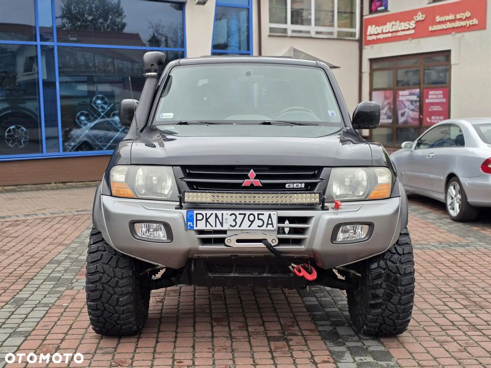 Mitsubishi Pajero - 3
