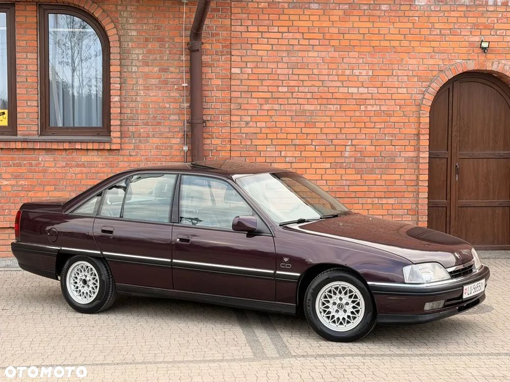 Opel Omega 2.6i CD Diamond - 10