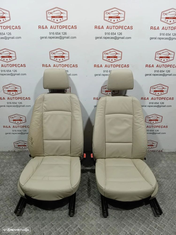 Conjunto Bancos BMW Série 3 Coupé E92 em Pele Original - 11
