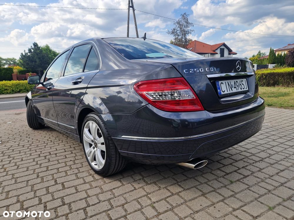 Mercedes-Benz Klasa C 250 CDI 4Matic 7G-TRONIC Avantgarde Edition - 3