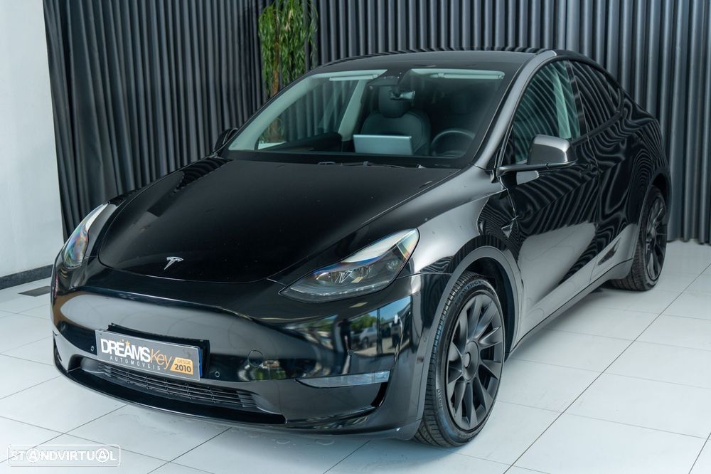 Tesla Model Y Long Range Dual Motor AWD - 8