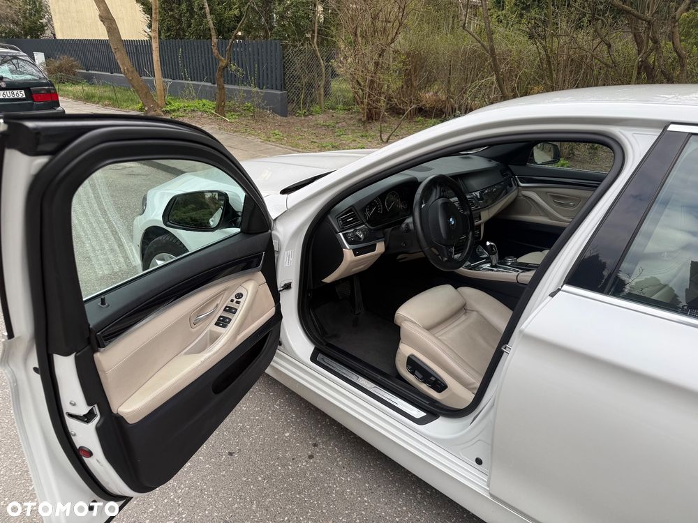 BMW Seria 5 525d xDrive Luxury Line - 8