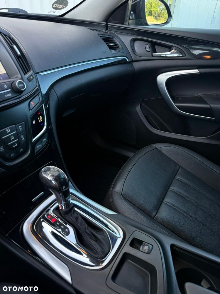 Opel Insignia - 25