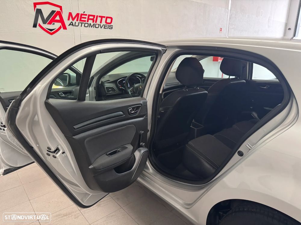 Renault Mégane ENERGY TCe 100 EXPERIENCE - 21