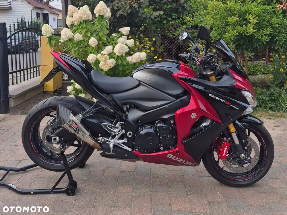 Suzuki GSX 1000 - 4