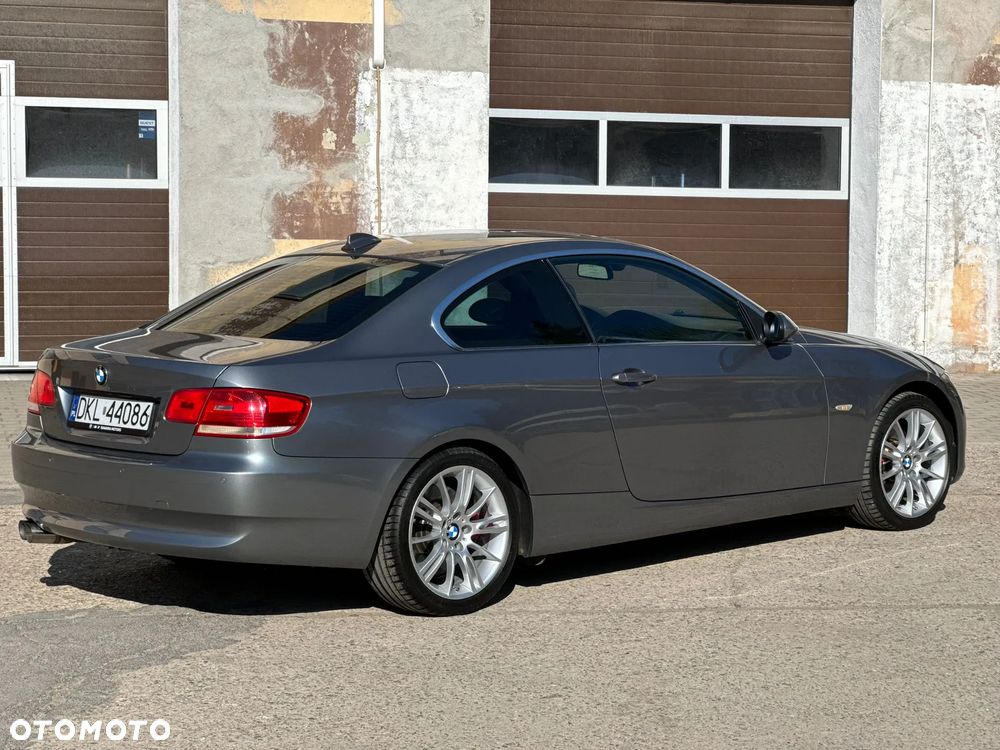 BMW Seria 3 330xi - 13