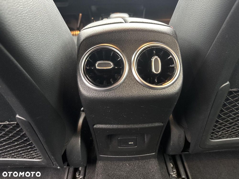 Mercedes-Benz CLA - 24