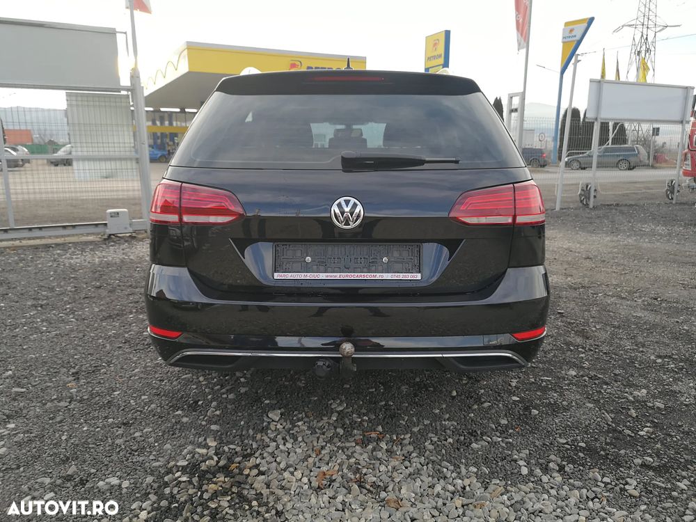 Volkswagen Golf - 6