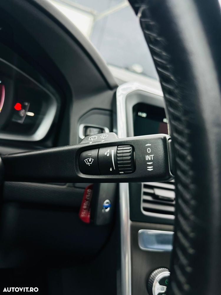 Volvo XC 60 D3 Momentum - 28