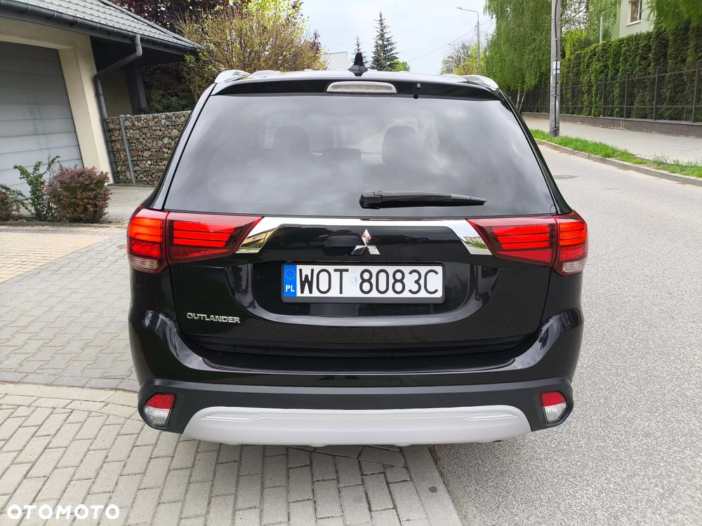 Mitsubishi Outlander - 13