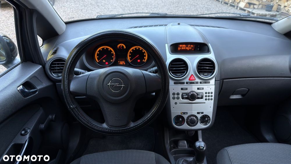 Opel Corsa 1.4 16V Active - 12