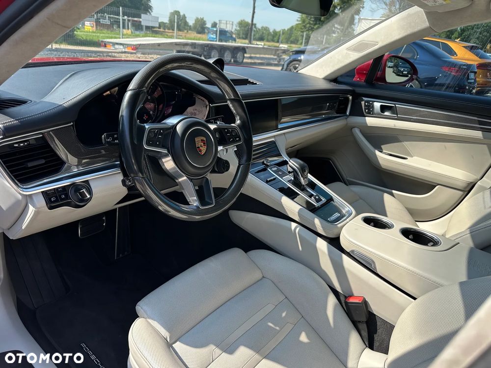 Porsche Panamera - 12