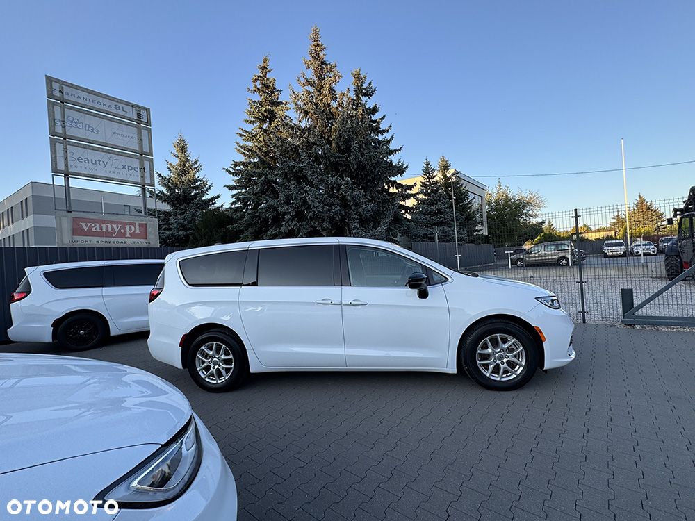 Chrysler Pacifica - 3