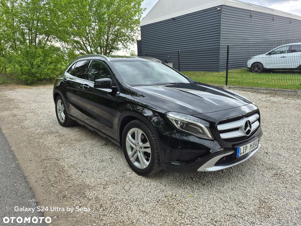Mercedes-Benz GLA 200 7G-DCT - 4