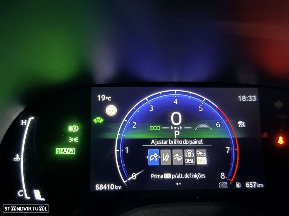 Toyota Yaris Cross 1.5 HDF Premier Edition - 24