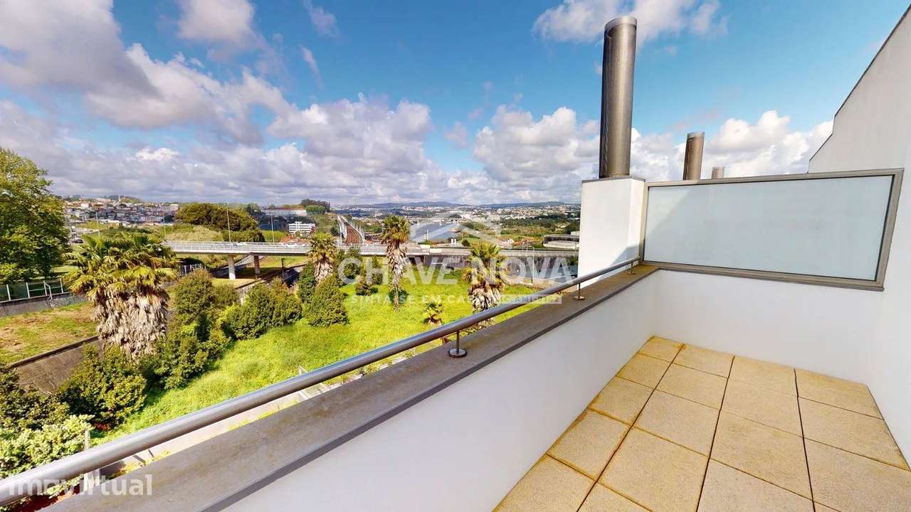 Moradia T4 (Suítes) | Moderna, com Terraço e Vista Desafogada – Gaia - Grande imagem: 2/19