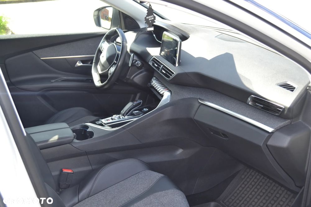 Peugeot 3008 1.2 PureTech GPF Allure S&S EAT8 - 23