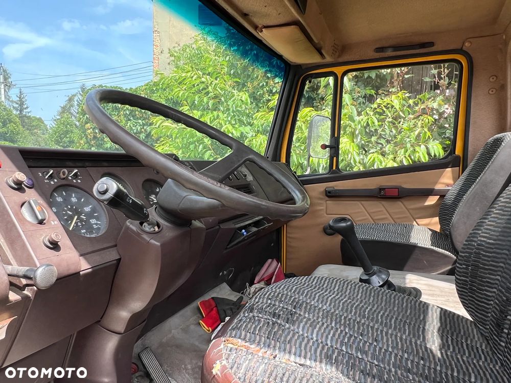 Mercedes-Benz 809 - 10