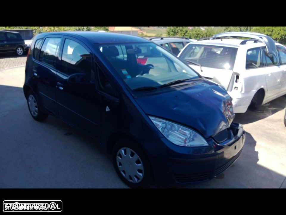 Traseira / Frente /Interior Mitsubishi Colt 2006 - 2