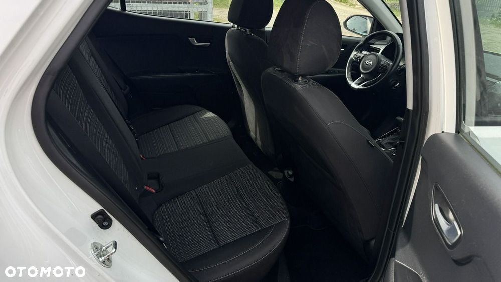 Kia Stonic - 28