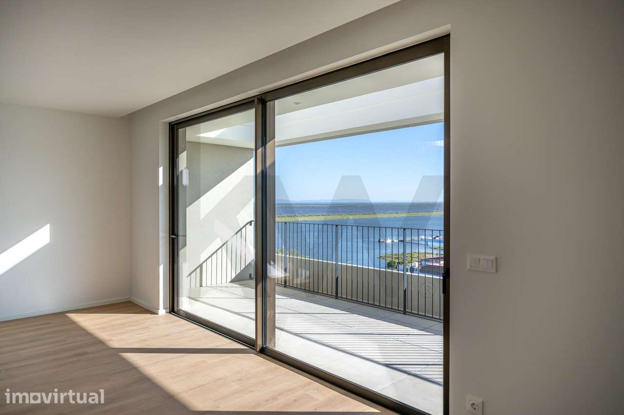 Penthouse T3 com rooftop privativo, jacuzzi e vista frontal sobre o Te - Grande imagem: 2/52