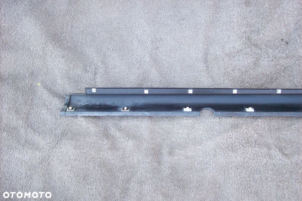 LISTWA PROGOWA HYUNDAI H-1/STAREX - 6