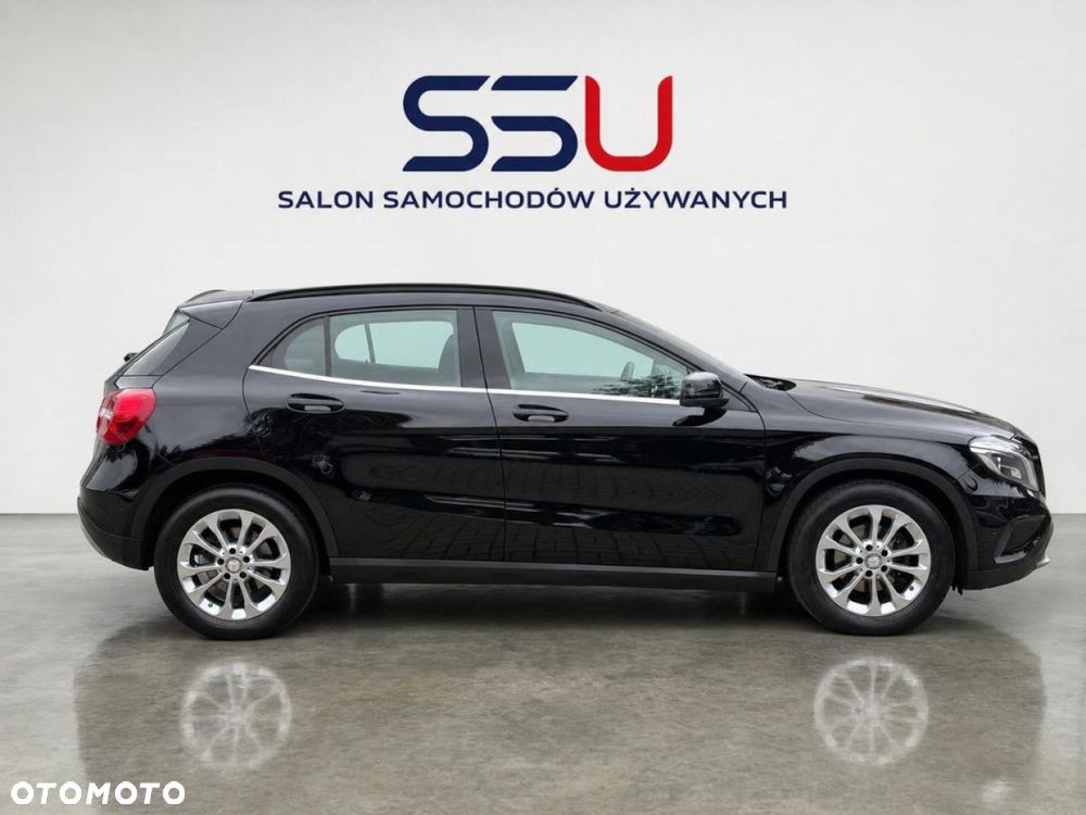 Mercedes-Benz GLA 180 7G-DCT Style - 12