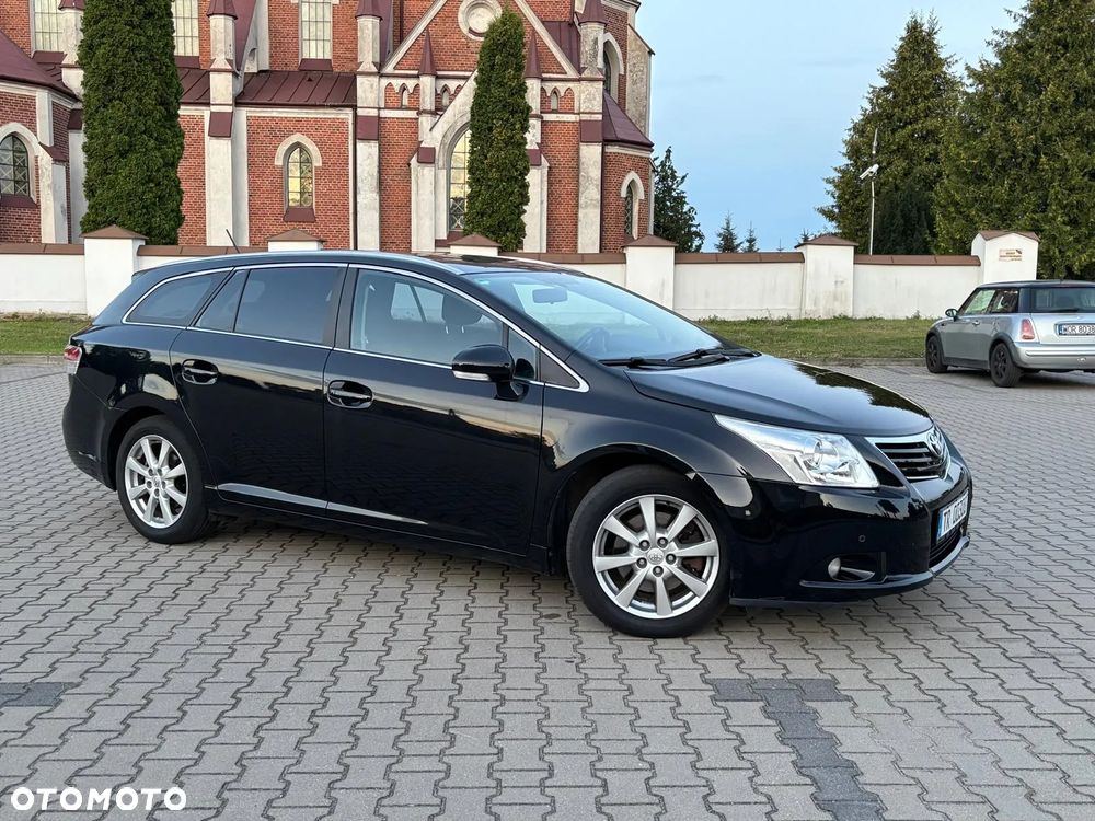 Toyota Avensis 2.2 D-4D X - 10