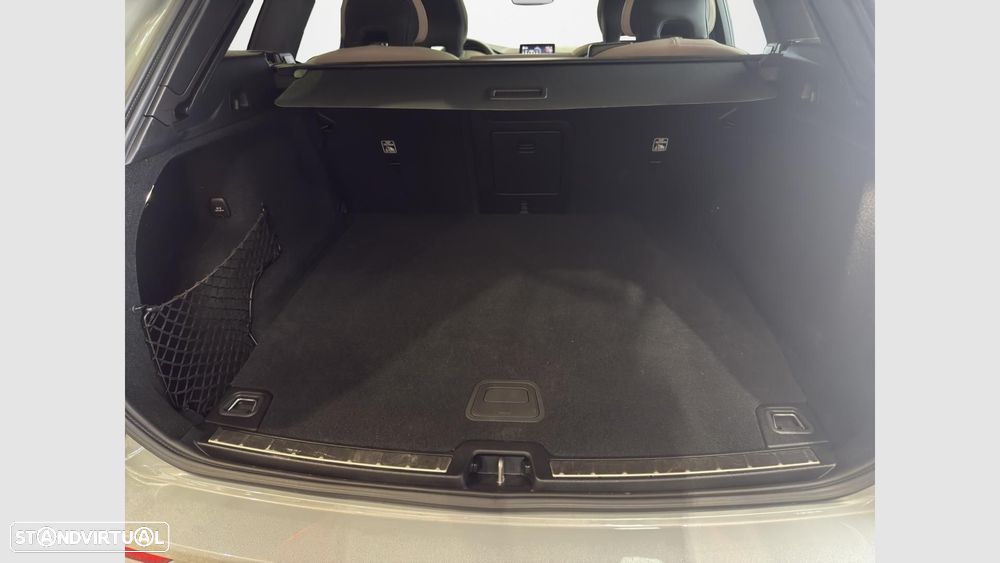 Volvo XC 60 2.0 T6 PHEV Plus Dark AWD — fotografia 16