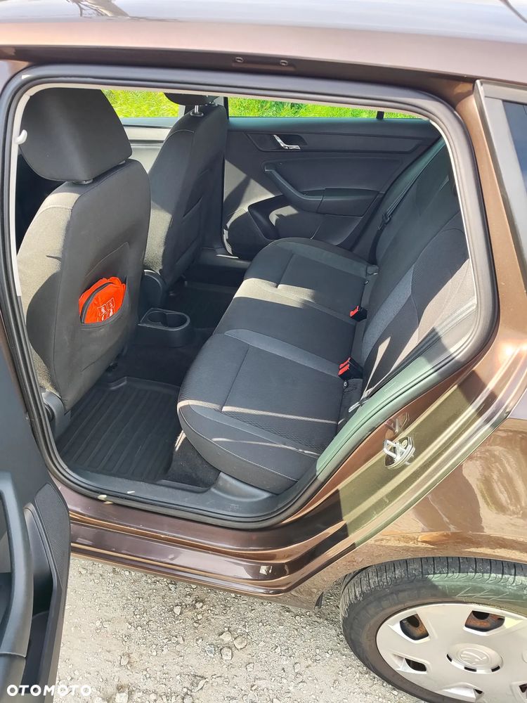 Skoda RAPID - 7