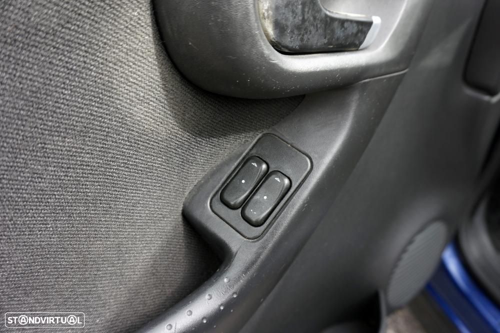 Opel Corsa 1.2 Twinport First - 8