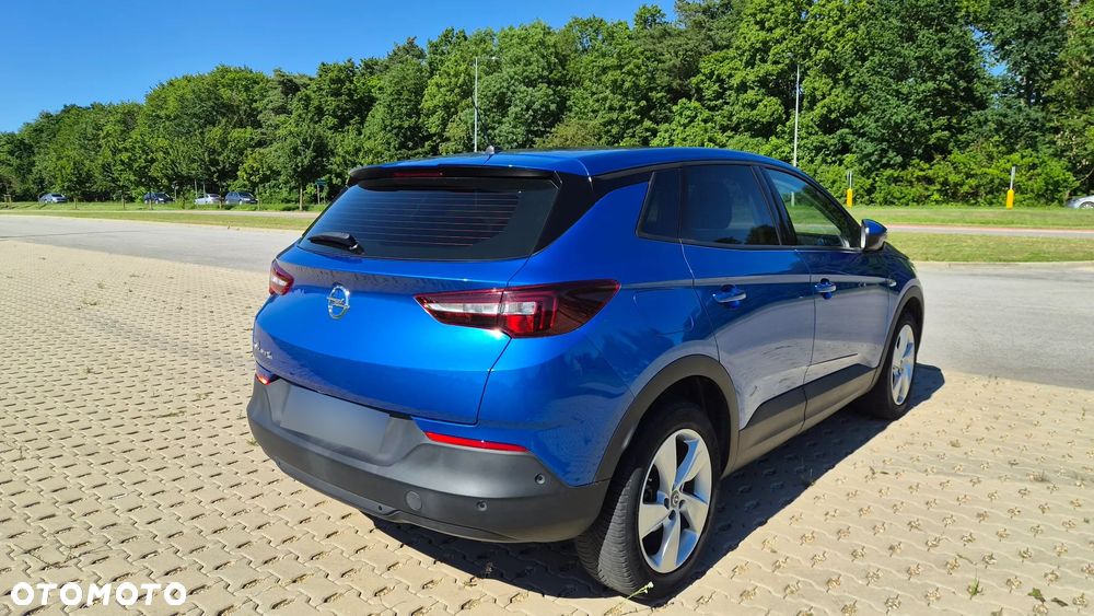 Opel Grandland X 1.2 T GPF Design&Tech S&S - 9