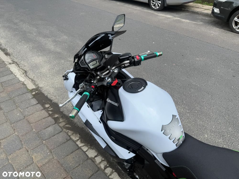 Kawasaki ER - 9