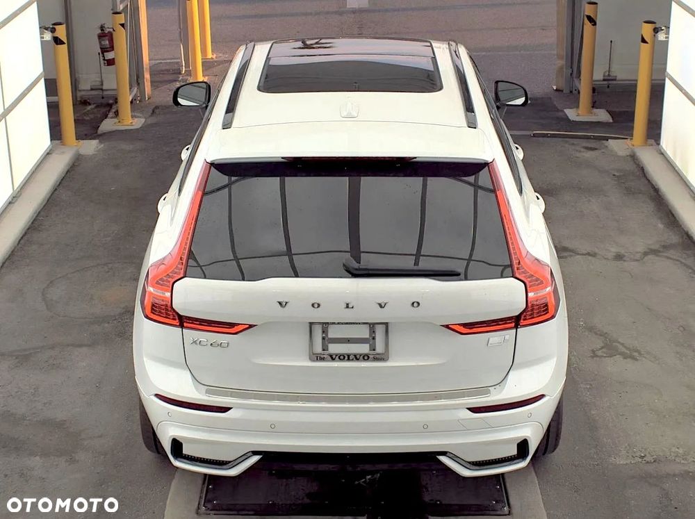 Volvo XC 60 T8 AWD Plug-In Hybrid R-Design - 10