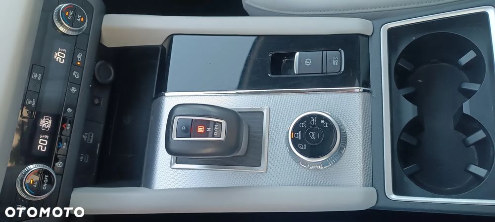 Mitsubishi Outlander - 29