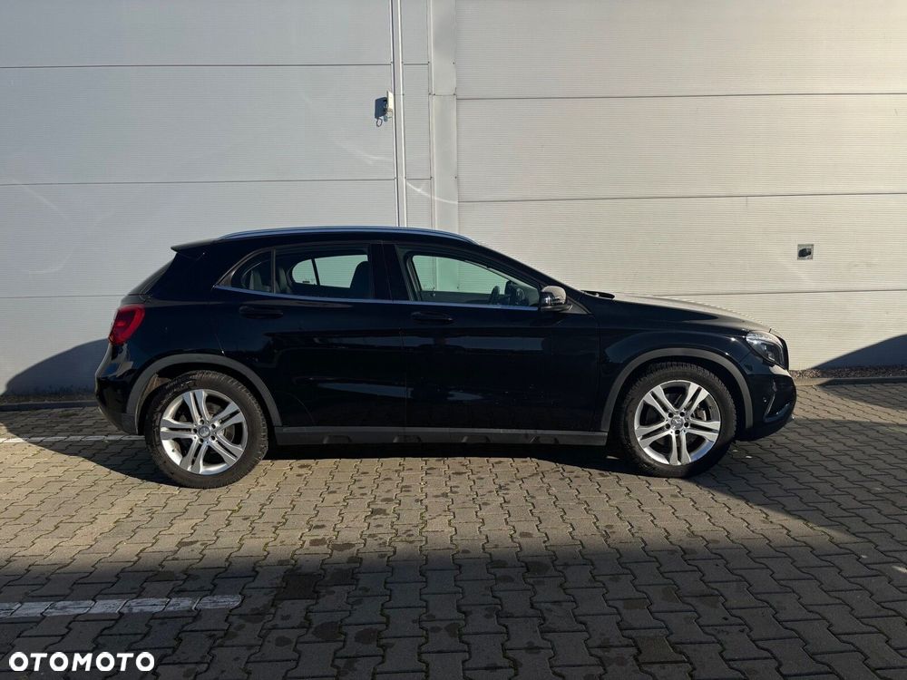 Mercedes-Benz GLA 250 4-Matic Style - 6