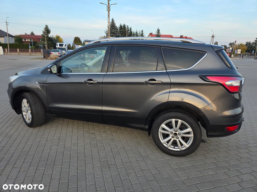 Ford Kuga 1.5 EcoBoost 2x4 Titanium - 5