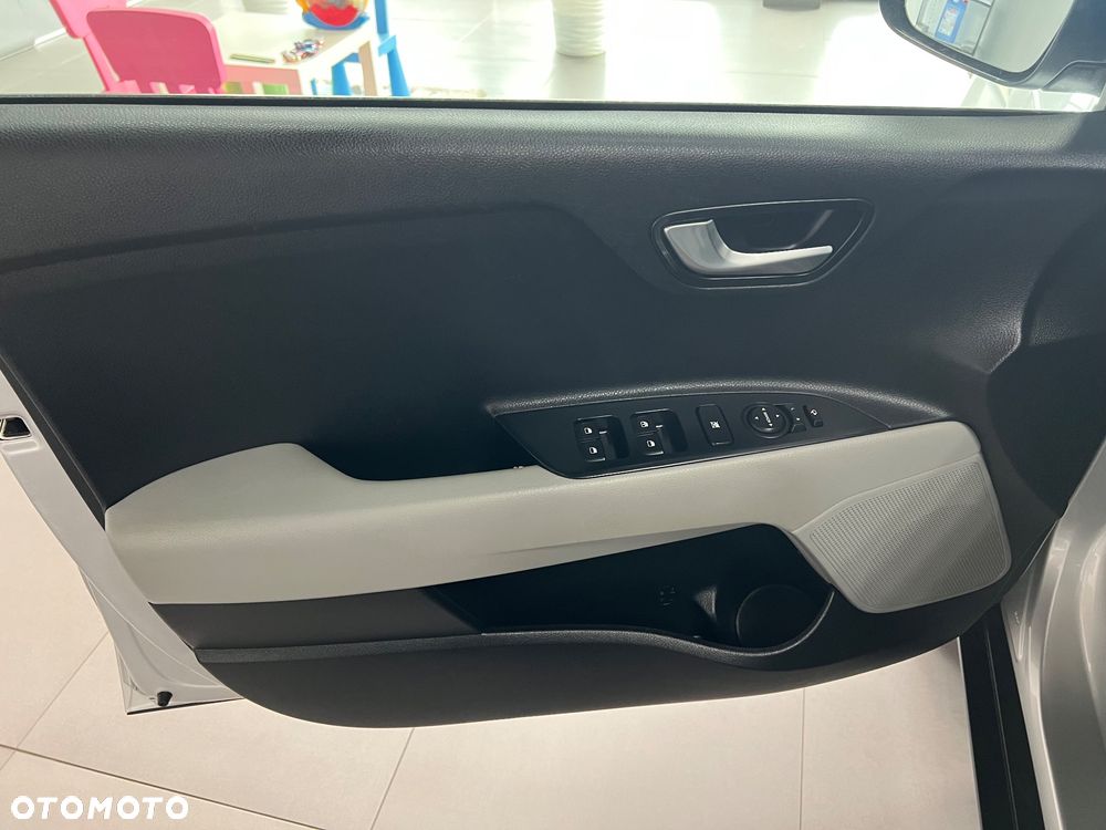 Kia Stonic - 26
