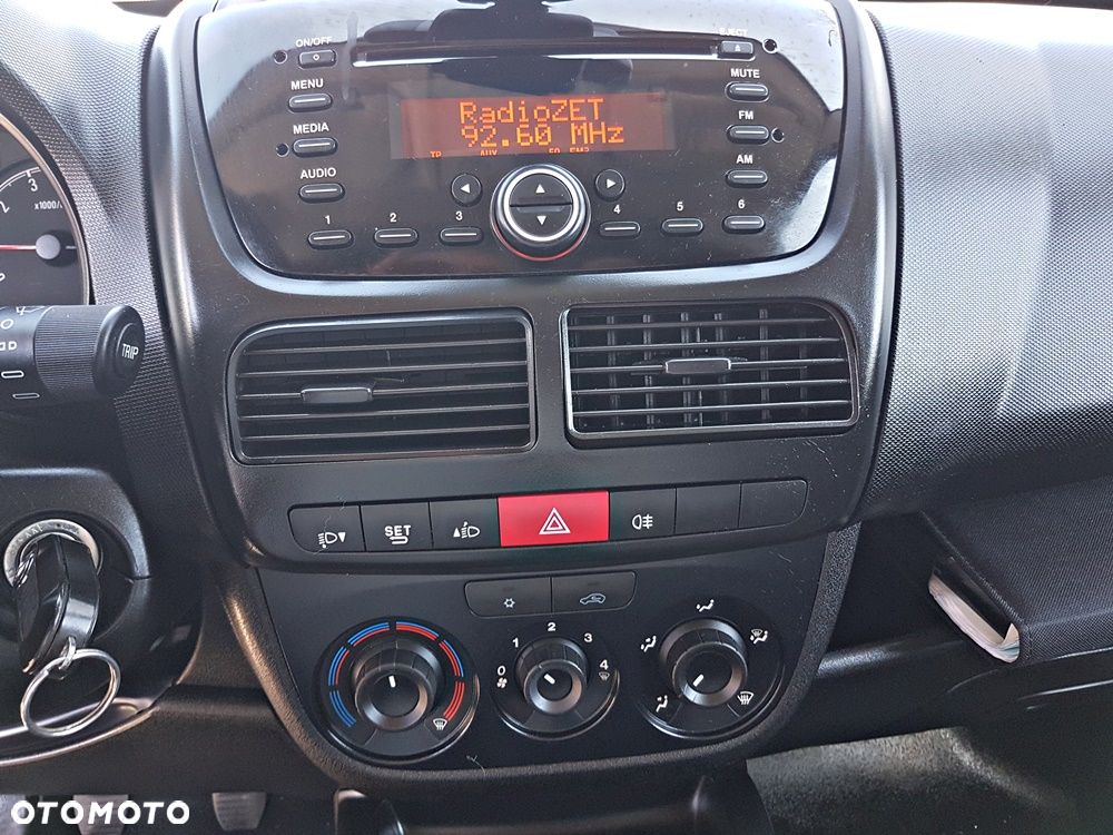 Opel COMBO - 16
