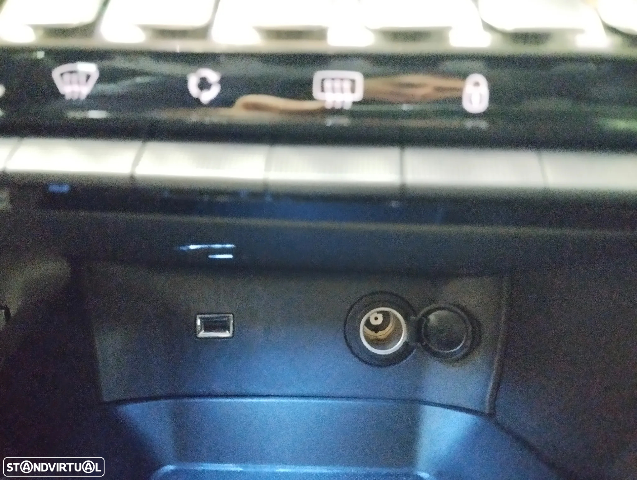 Peugeot 3008 1.6 Hybrid Allure Pack e-EAT8 - 39