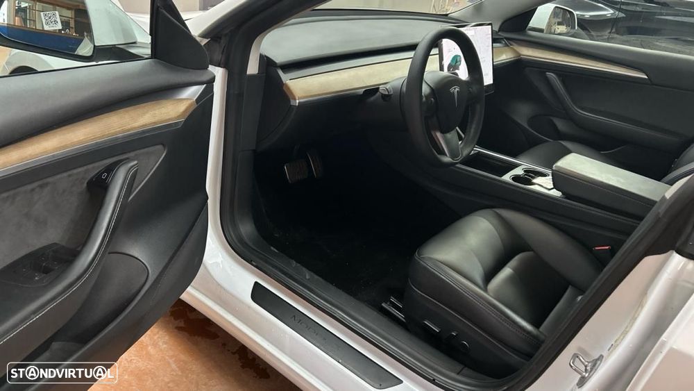 Tesla Model 3 Standard Range Plus RWD - 4