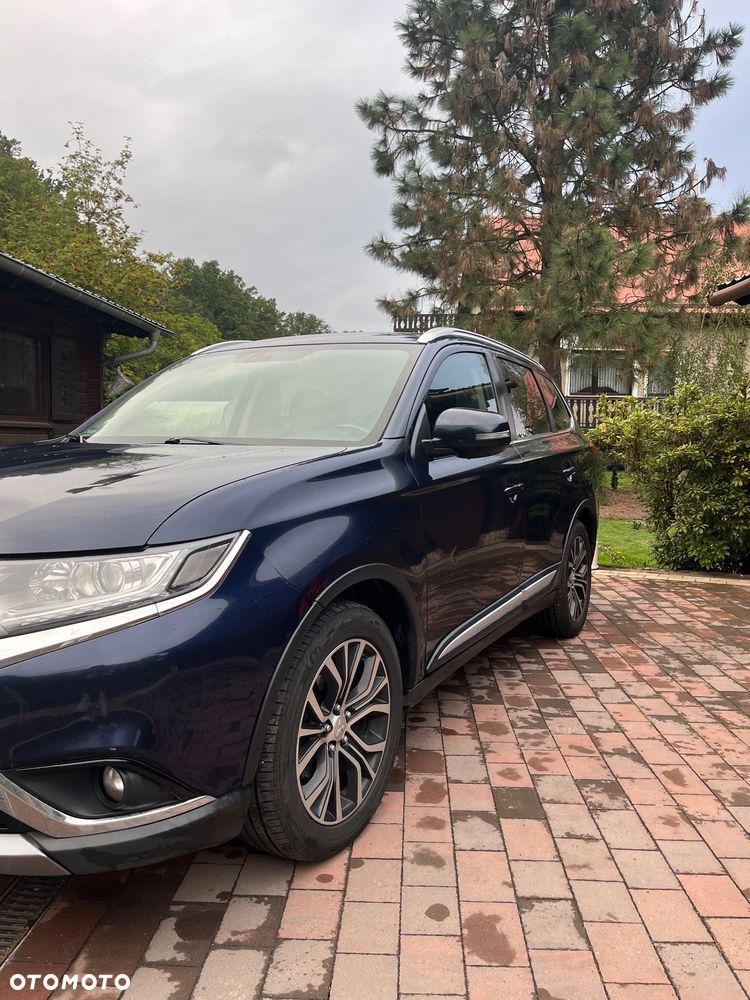 Mitsubishi Outlander - 10