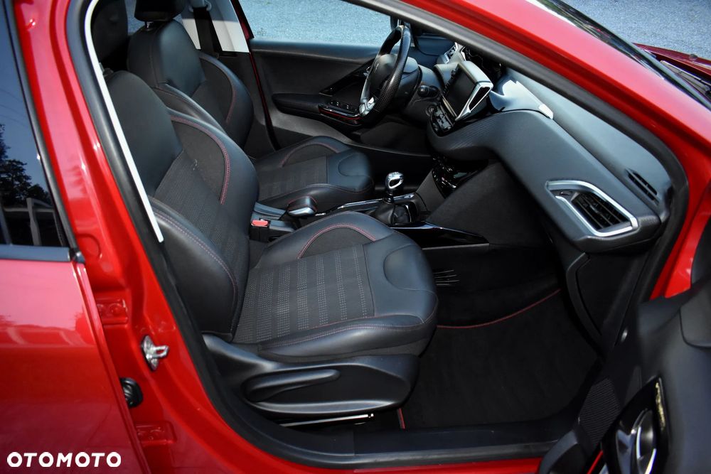 Peugeot 2008 PureTech 130 Stop&Start GT-Line Edition - 35