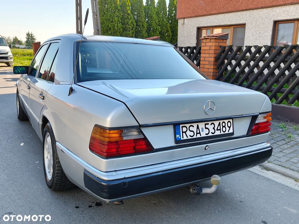 Mercedes-Benz W124 (1984-1993) - 12