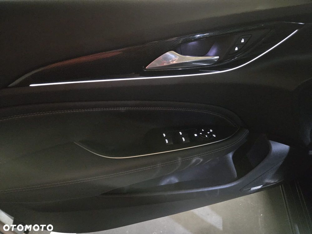 Opel Insignia 1.5 T Exclusive S&S - 34